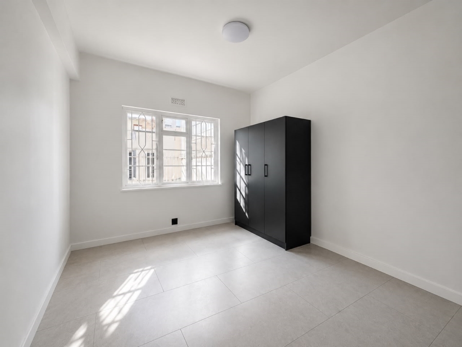 2 Bedroom Property for Sale in Sea Point Western Cape